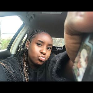 Meet your Posher, Laylonie